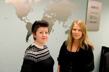Bratt læringskurve, varierte oppgaver og stor frihet. Slik er tilværelsen som midlertidig ansatt for Anniken Edelsteen (t.v.). Gjennom Wenke Eriksen i Adecco, har Anniken fått utfordringene hun lette etter i arbeidslivet.